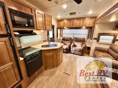 2018 Forest River Rockwood Ultra Lite photo 38