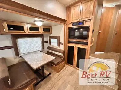 2018 Forest River Rockwood Ultra Lite photo 32