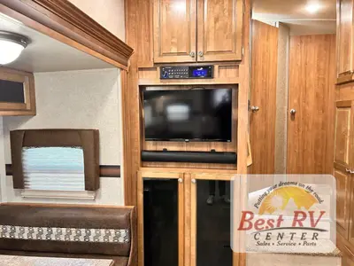 2018 Forest River Rockwood Ultra Lite photo 30