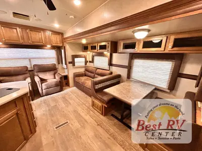 2018 Forest River Rockwood Ultra Lite photo 36