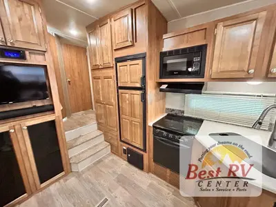 2018 Forest River Rockwood Ultra Lite photo 27