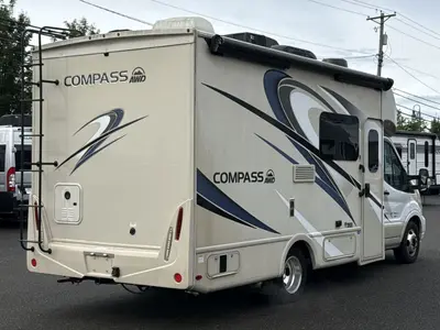 2021 Thor Motor Coach Compass AWD photo 9