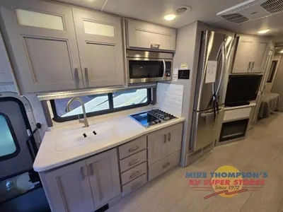2023 Thor Motor Coach Inception photo 10