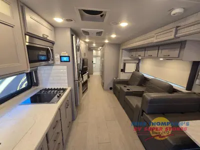 2023 Thor Motor Coach Inception photo 9