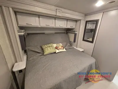 2023 Thor Motor Coach Inception photo 18