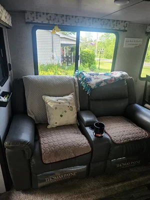 2019 KEYSTONE PREMIER ULTRA LITE photo 8