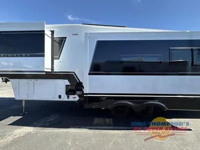 2026 Brinkley Model Z photo 5