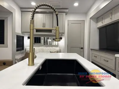 2026 Brinkley Model Z photo 27