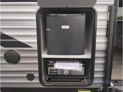 2026 Coachmen Catalina Legacy Edition photo 11