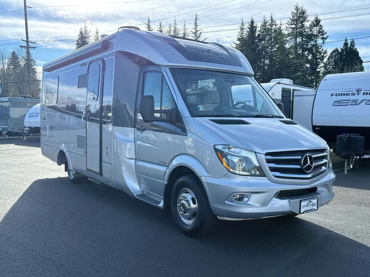 2018 Leisure Travel Unity exterior