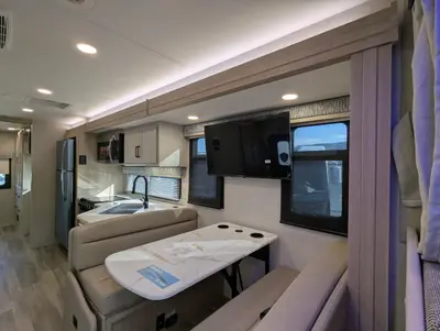 2027 Thor Motor Coach Omni photo 20