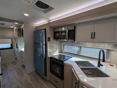 2027 Thor Motor Coach Omni photo 28