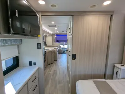2027 Thor Motor Coach Omni photo 38