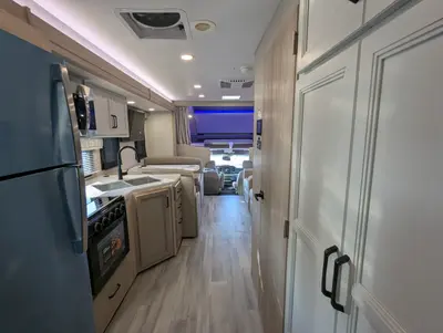 2027 Thor Motor Coach Omni photo 39