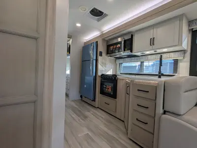 2027 Thor Motor Coach Omni photo 26