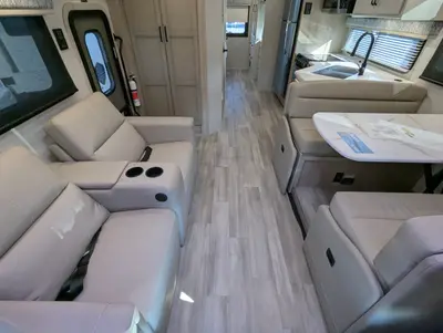 2027 Thor Motor Coach Omni photo 18
