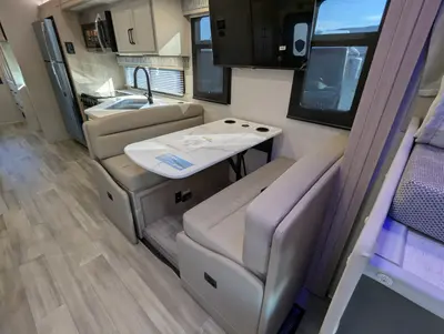 2027 Thor Motor Coach Omni photo 19