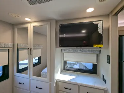 2027 Thor Motor Coach Omni photo 37