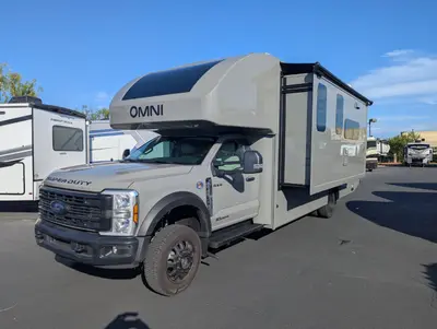 2027 Thor Motor Coach Omni photo 4