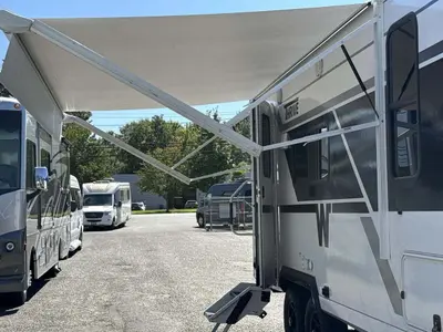 2027 Winnebago Thrive photo 17