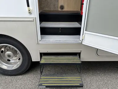 2015 Winnebago Tribute photo 17