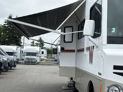 2015 Winnebago Tribute photo 16