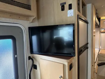 2015 Winnebago Tribute photo 34
