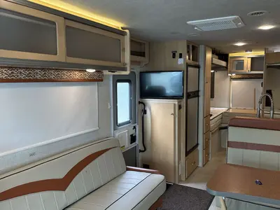 2015 Winnebago Tribute photo 26