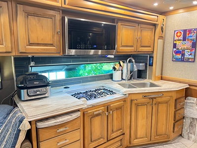 2019 TIFFIN MOTORHOMES PHAETON photo 9