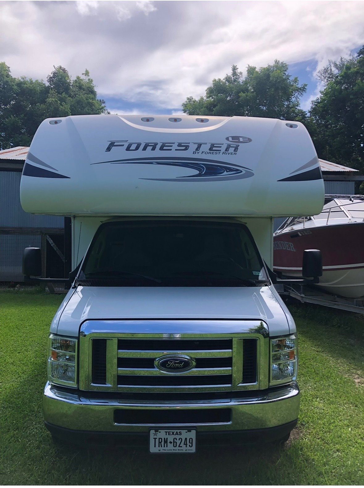 2020 FOREST RIVER FORESTER LE exterior