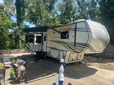 Used 2023 Keystone Montana 3123RL
