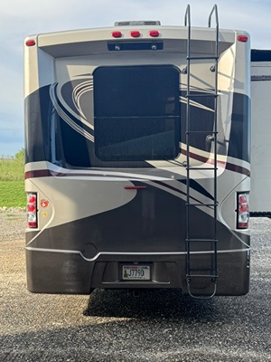 2015 THOR MOTOR COACH CHALLENGER photo 7