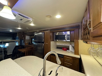 2015 THOR MOTOR COACH CHALLENGER photo 23
