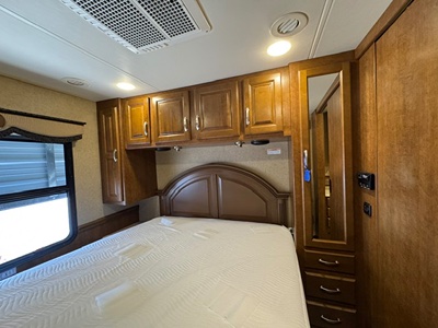 2015 THOR MOTOR COACH CHALLENGER photo 27