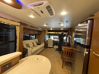 2015 THOR MOTOR COACH CHALLENGER photo 21
