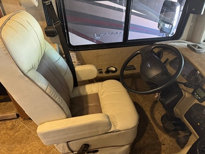 2015 THOR MOTOR COACH CHALLENGER photo 19