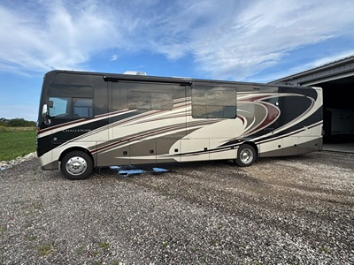 2015 THOR MOTOR COACH CHALLENGER photo 6