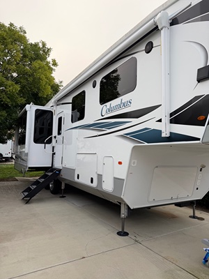 Used 2022 Palomino Columbus 329DVC