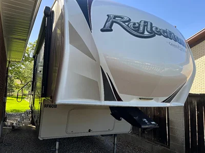Used 2016 Grand Design Reflection 337RLS