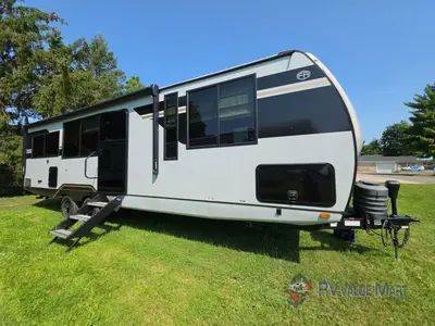 Used 2025 Forest River Vibe 2600RK