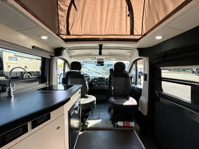 2022 Pleasure Way Tofino photo 11