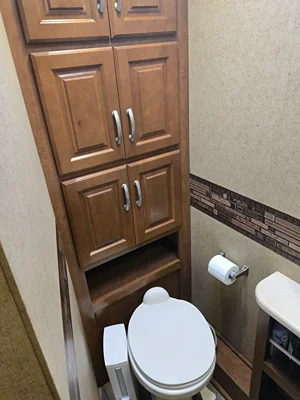 2015 THOR MOTOR COACH CHALLENGER photo 28