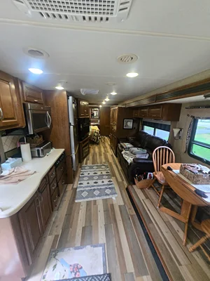 2015 THOR MOTOR COACH CHALLENGER photo 6