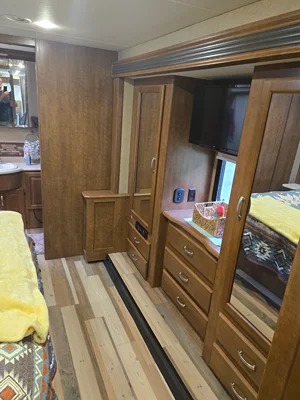 2015 THOR MOTOR COACH CHALLENGER photo 31