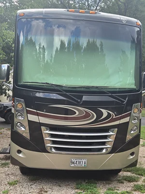 2015 THOR MOTOR COACH CHALLENGER photo 2