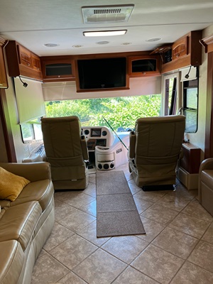 2008 MANDALAY COACH 43A photo 10
