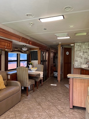 2008 MANDALAY COACH 43A photo 32