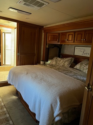 2008 MANDALAY COACH 43A photo 20