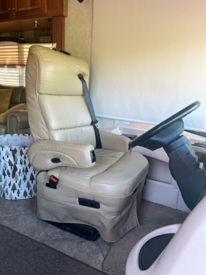 2008 MANDALAY COACH 43A photo 45