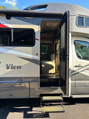 2017 WINNEBAGO VIEW photo 6
